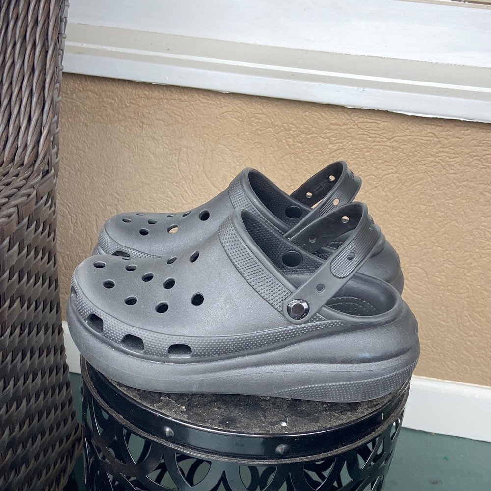 CROCS Classic Crush Clogs. Unisex.‎ Size Men’s 7 / women’s 9